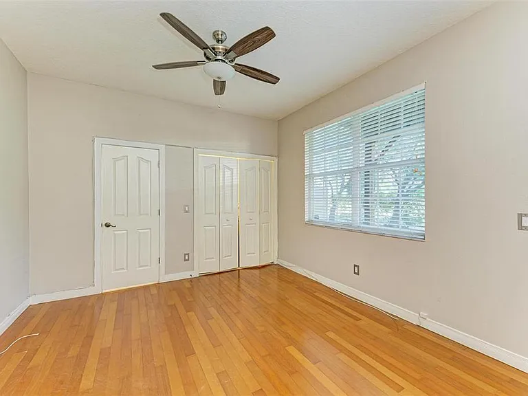 3047 Pointeview Dr — Photo 34