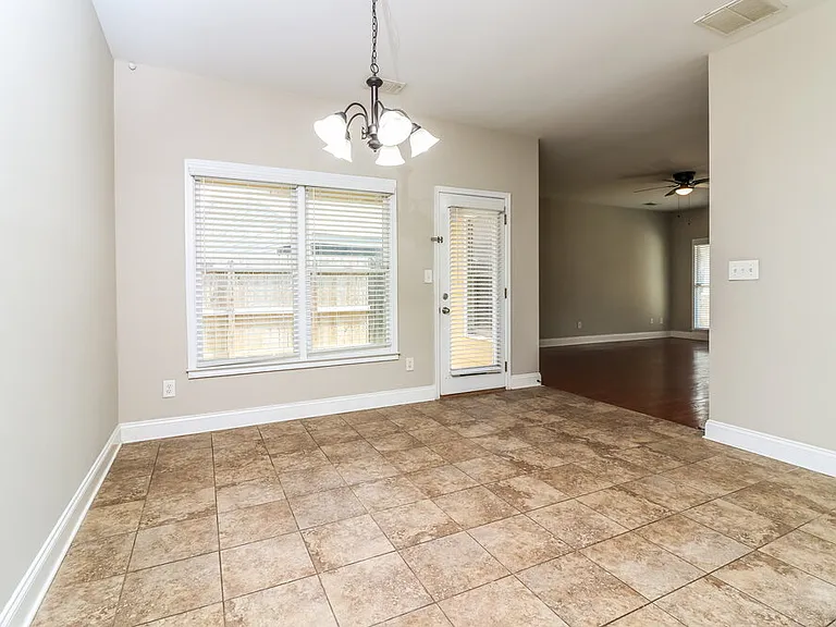 49 Celtic Ct — Photo 8
