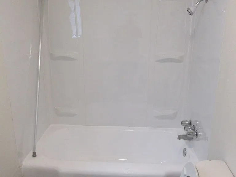 One Bedroom House, Water, Sewer and Garbage are Provided! — Photo 10