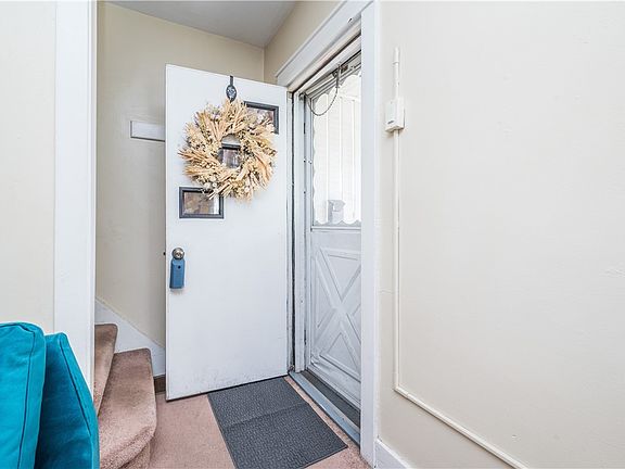 4th image of 421 Avenue D