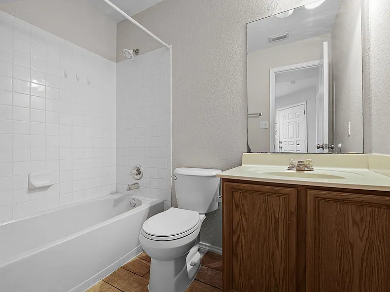 323 Amberdale Oak — Photo 16