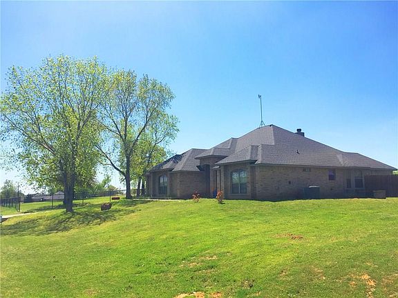 4th image of 108 Nicole Ln
