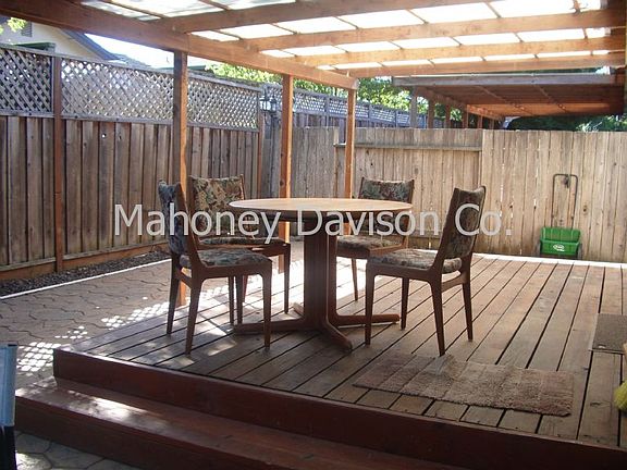 5th image of 2038 Caulfield Ln
