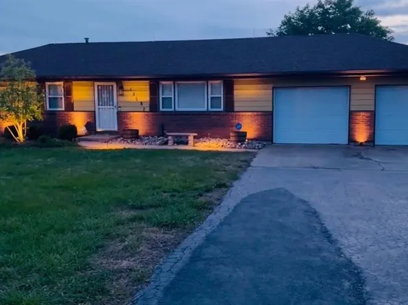 15687 150th St, Bonner Springs, KS 66012