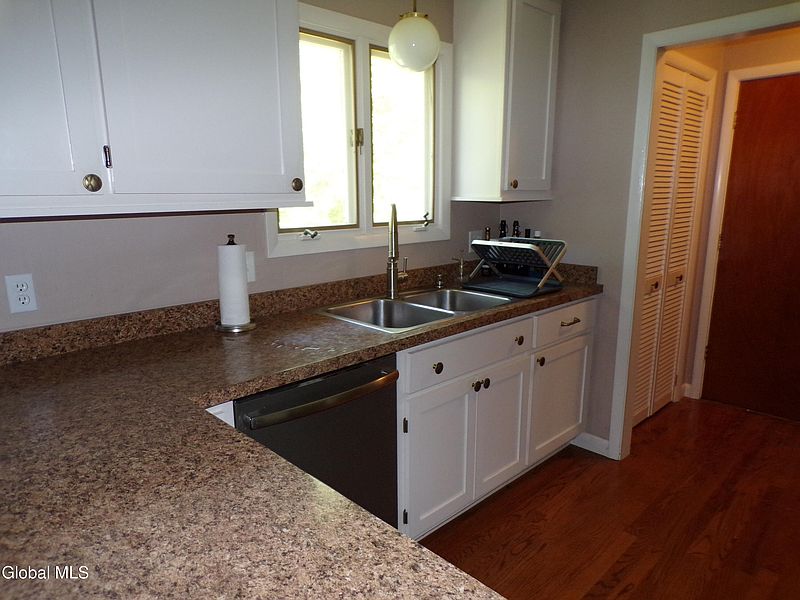5th image of 28 Buena Vista Avenue