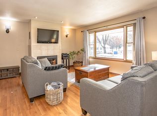 210 29th Ave SW, Cedar Rapids, IA 52404