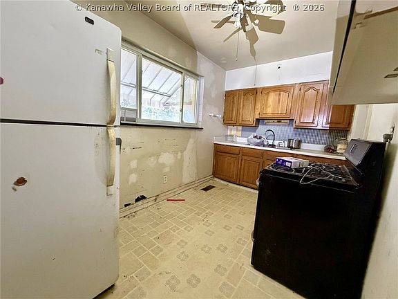 5th image of 1 Cloverleaf Cir