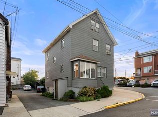 250 Washington Ave, Fort Lee, NJ 07024