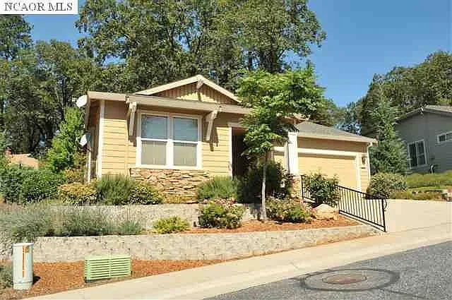 136 Starling Cir photo 1