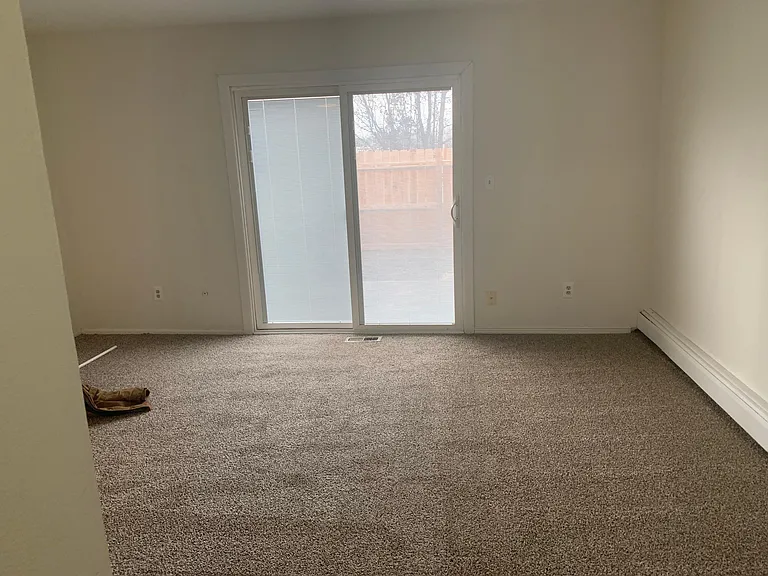 87 Tarryton Ct W — Photo 13