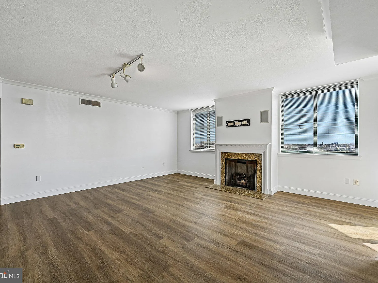 414 Water St — Photo 2