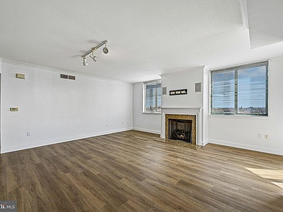 2nd image of 414 Water St Unit 1513