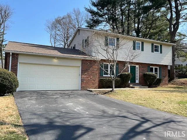 2994 N Bankers Dr photo 1