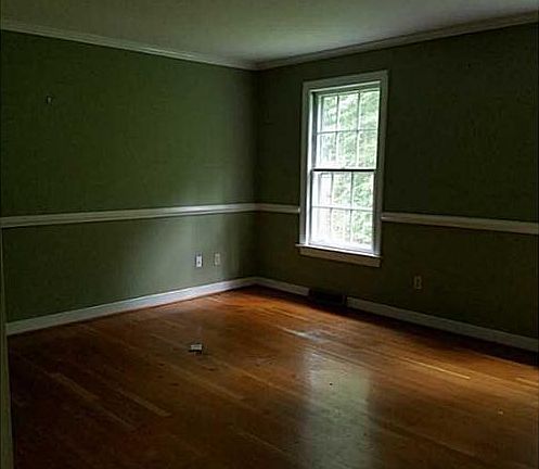 4th image of 8 Gosnold Pl