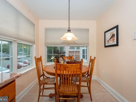 3rd image of 1311 E Sheridan Pl #107