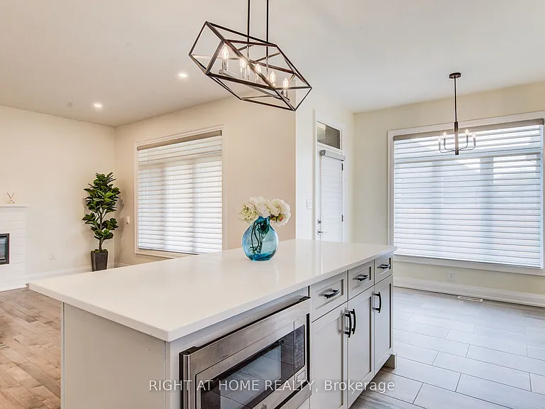 138 Woodberry Cres — Photo 19