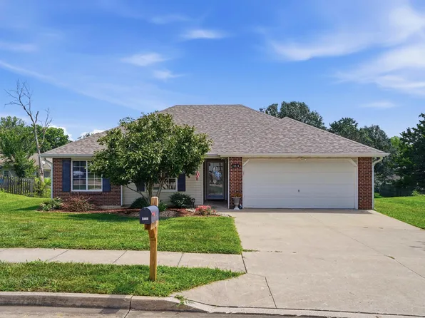 1811 N Charleston Cir, Columbia, MO 65202