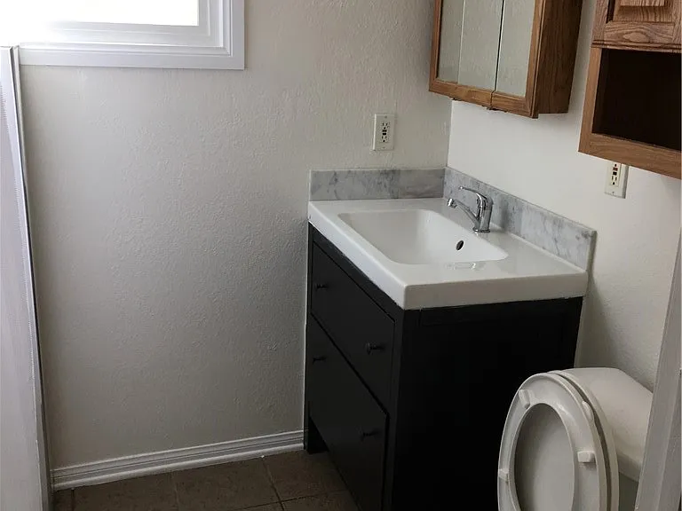 2710 Raymond Ave — Photo 12