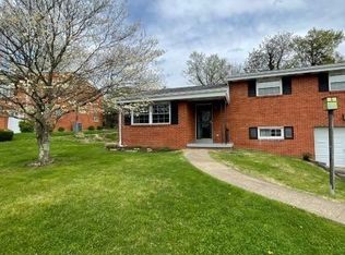 144 Lohengrin Dr, Pittsburgh, PA 15209