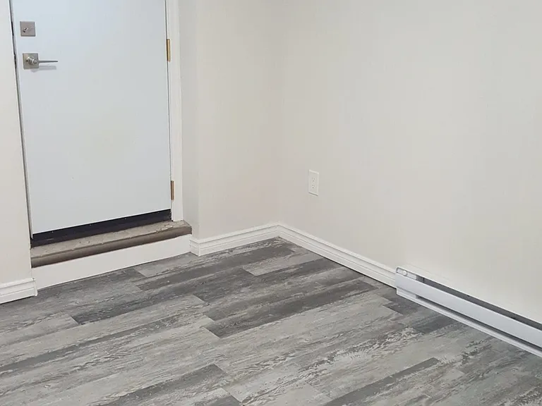 44 Bartonville Ave W #5 — Photo 9