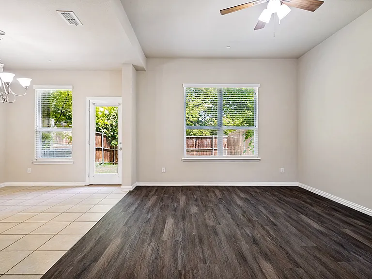241 Barrington Ln — Photo 9