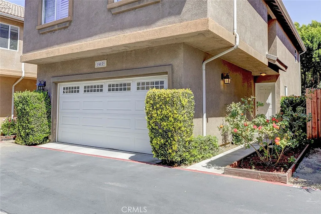 3 bed, 2050 sqft, $3,400 — Photo 1