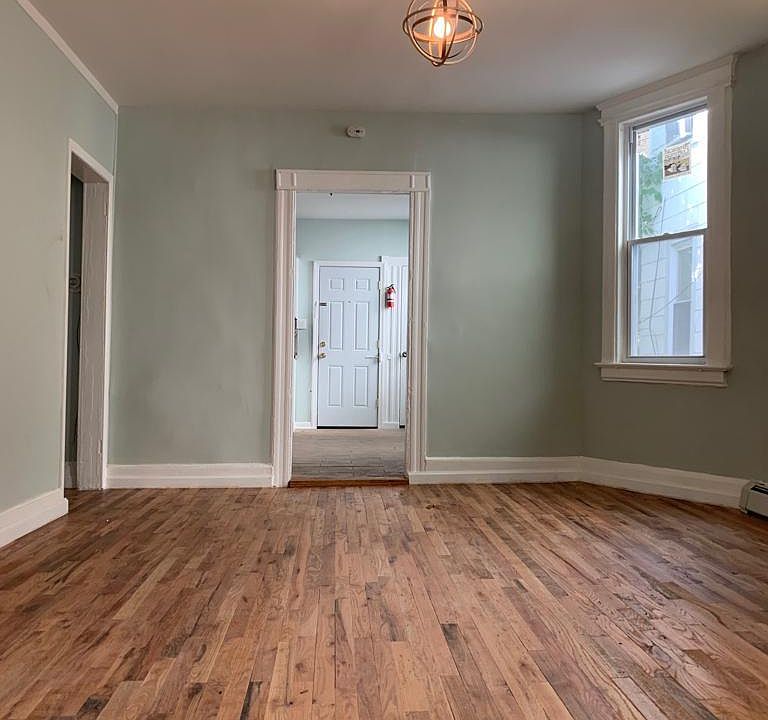 1st image of 15 New St APT 1