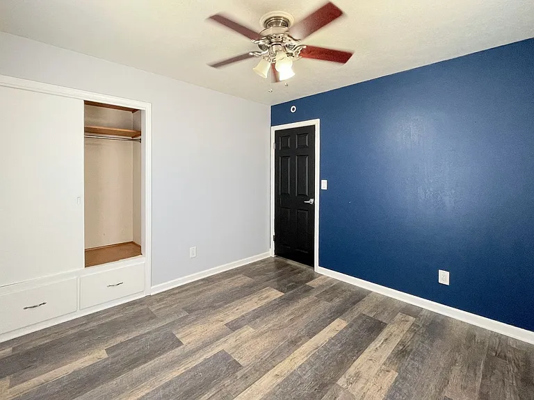 302 N Reno Ave — Photo 7