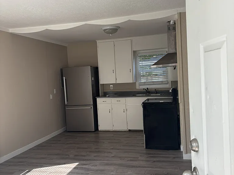 6200 SE 103rd Ave #3 — Photo 4