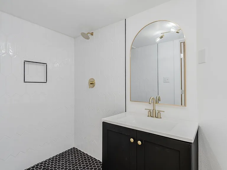 58 E Lakeshore Dr — Photo 28