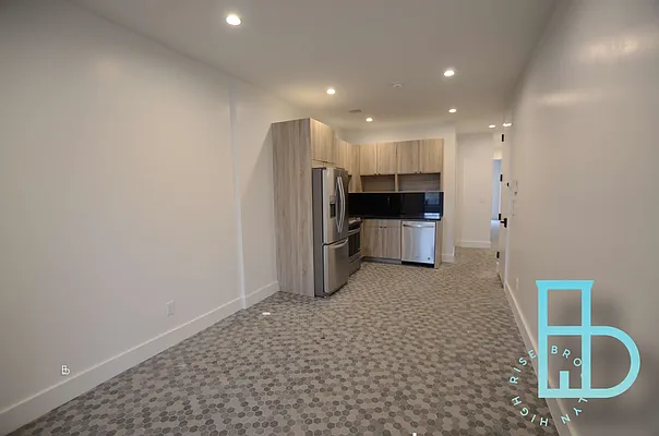 Rented by Miron Realty Group | media 16