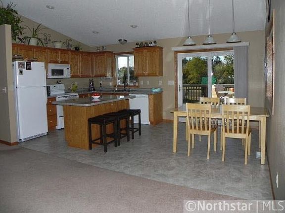 4th image of 412 Pear Street