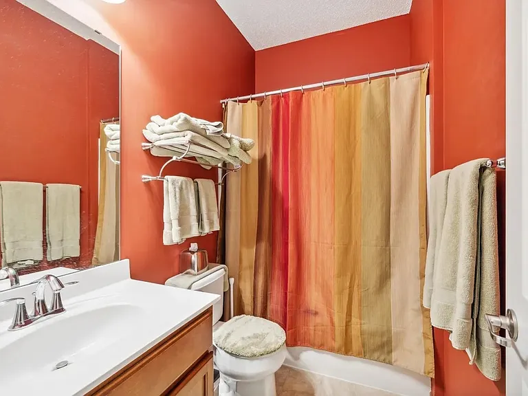 5021 Dunkirk Pl N — Photo 16