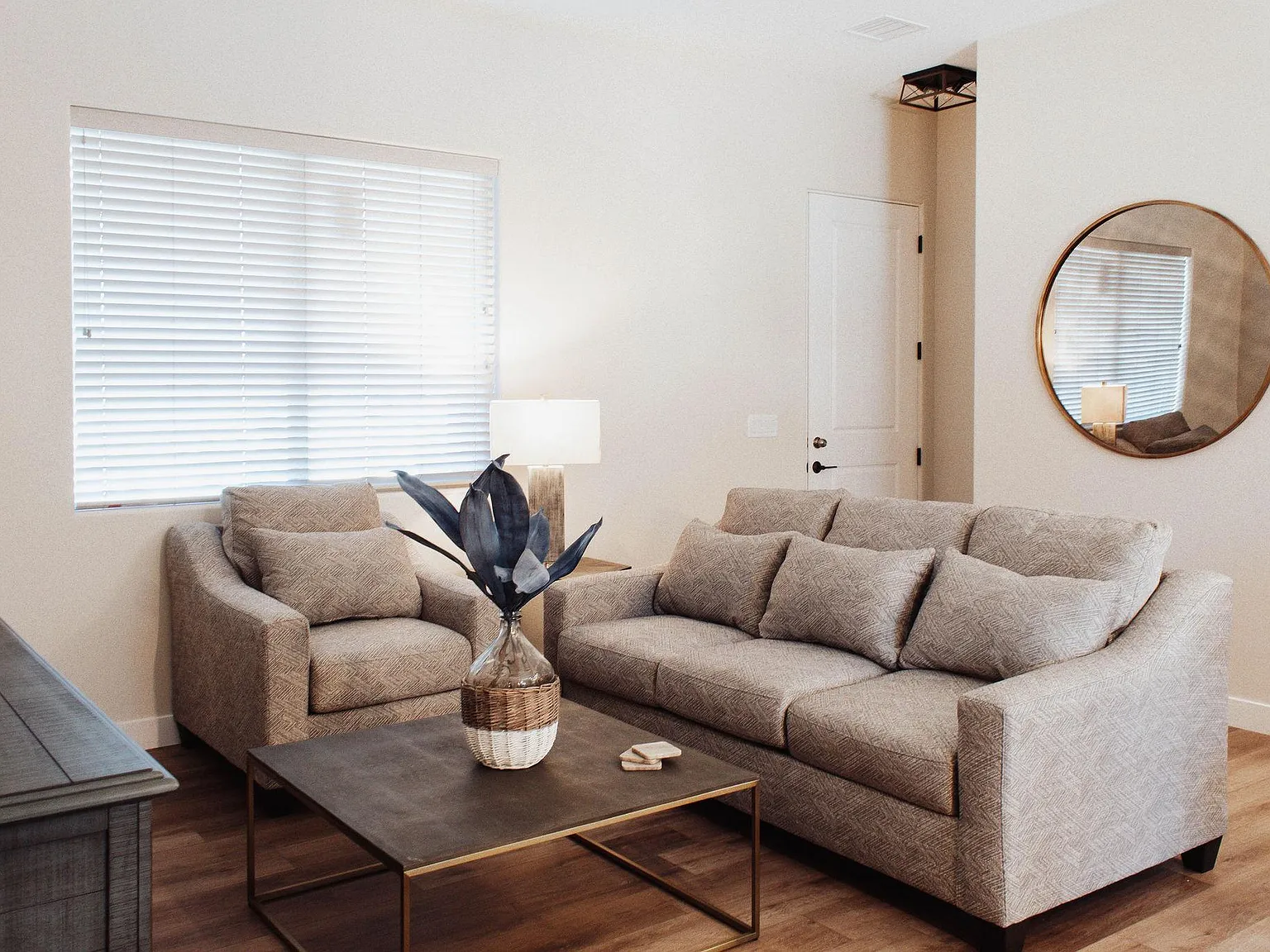 3 bed, 1200 sqft, $2,600 — Photo 2