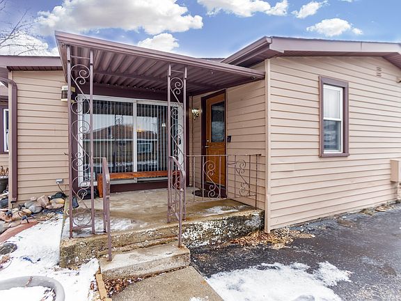 3rd image of 7949 W 99th St