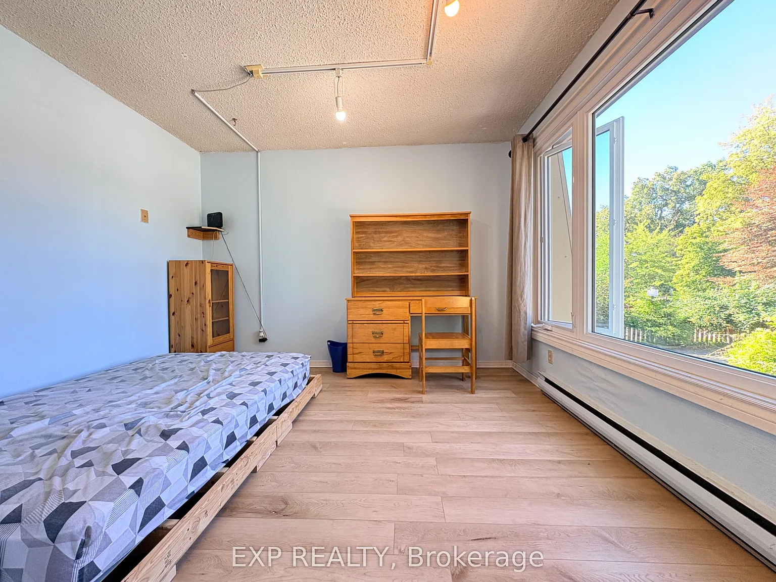 1 bed, $660 — Photo 1