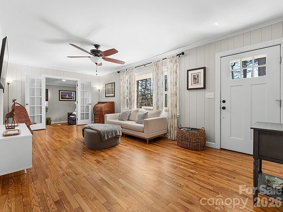 3rd image of 625 Lenox Pl