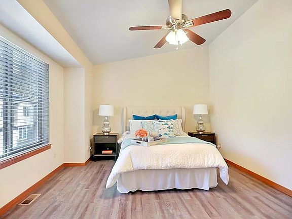 5th image of 13629 91st Avenue Ct E