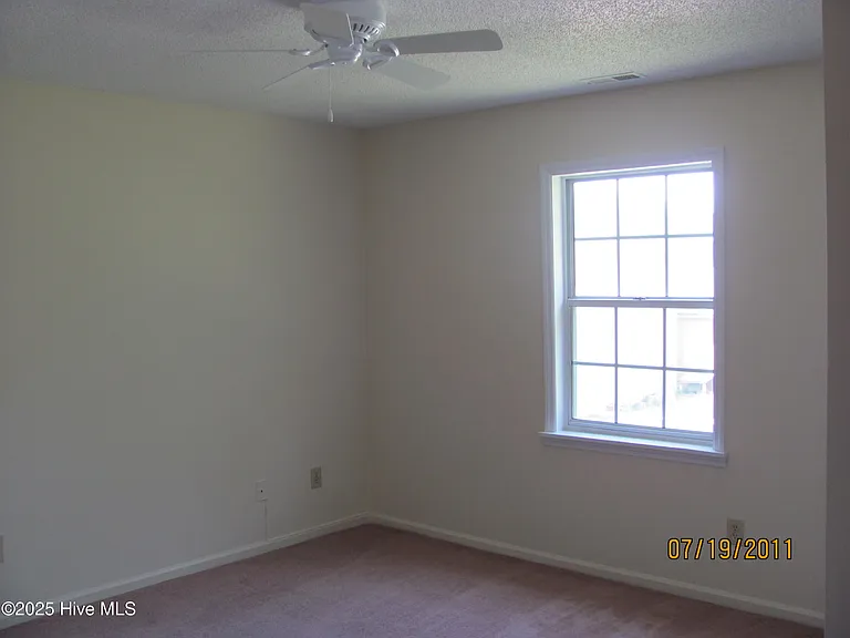 103 Short St #D — Photo 4