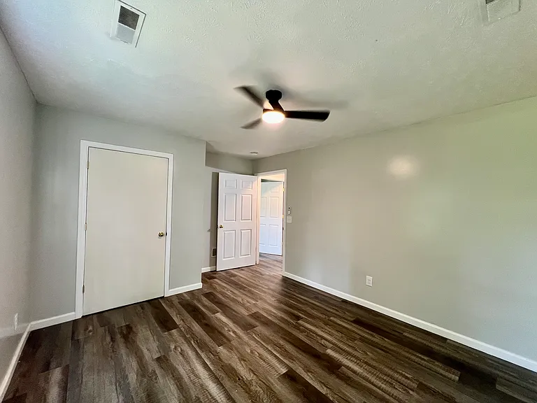28 Sycamore Dr — Photo 12