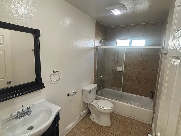 754 E 88th Pl — Photo 9
