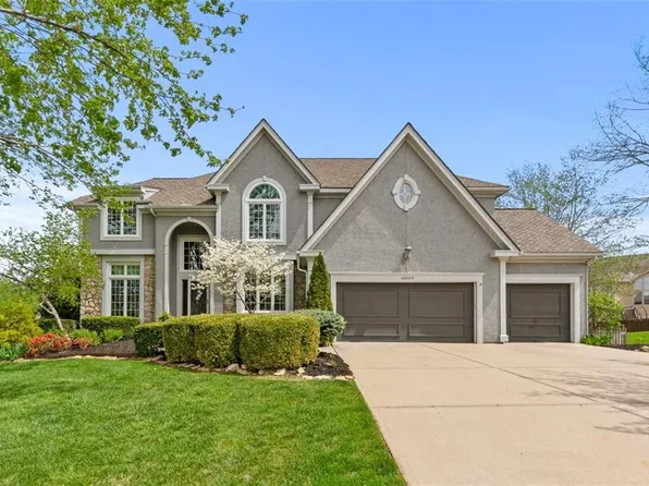 14009 Lucille St, Overland Park, KS 66221