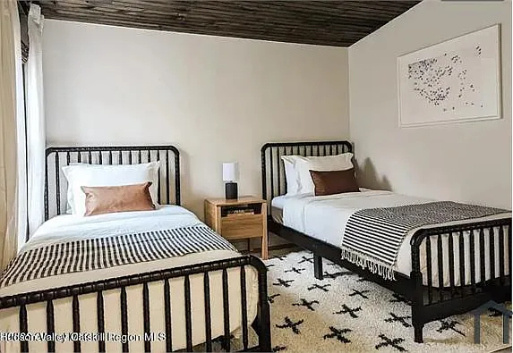 2 bed, 1196 sqft, $2,834 — Photo 4