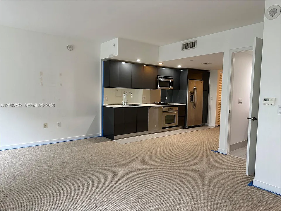31 SE 6th St #405