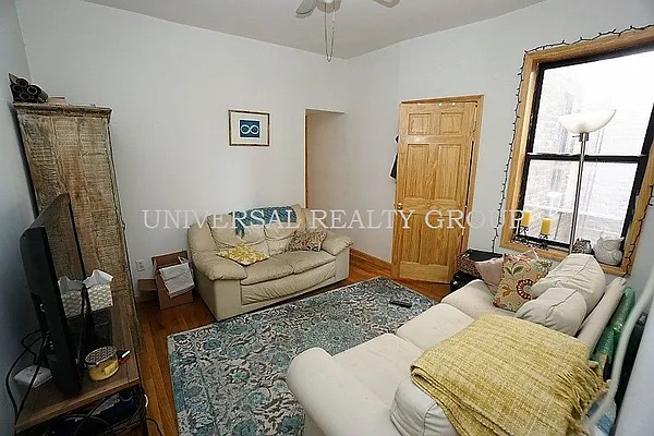 Rented by Universal Realty Group | media 18