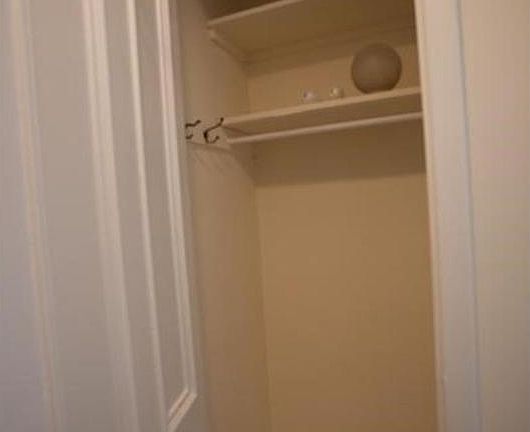 4th image of 118 E 37th St APT 2