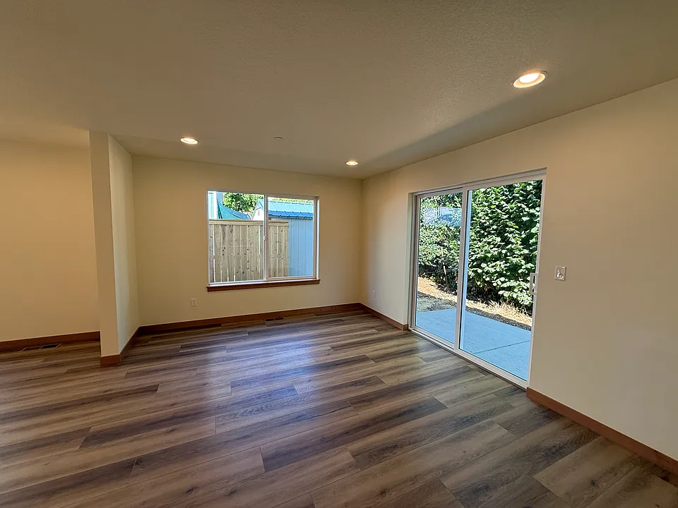 Dining room, access to the back patio/yard.