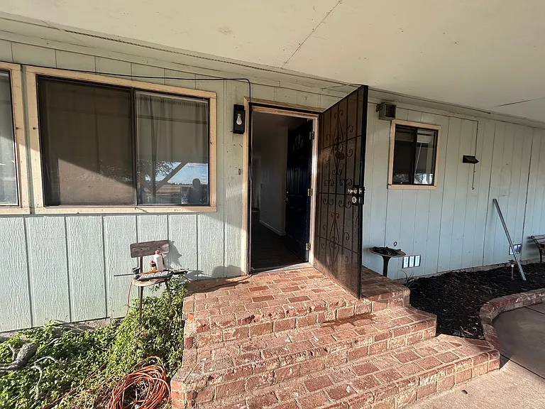 1727 Kasser Rd — Photo 1