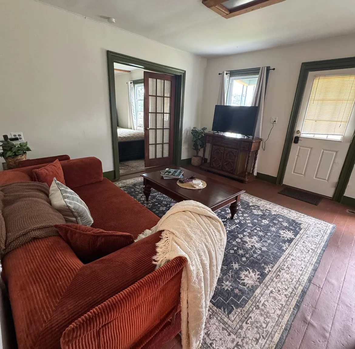 3 bed, 1300 sqft, $1,600 — Photo 4