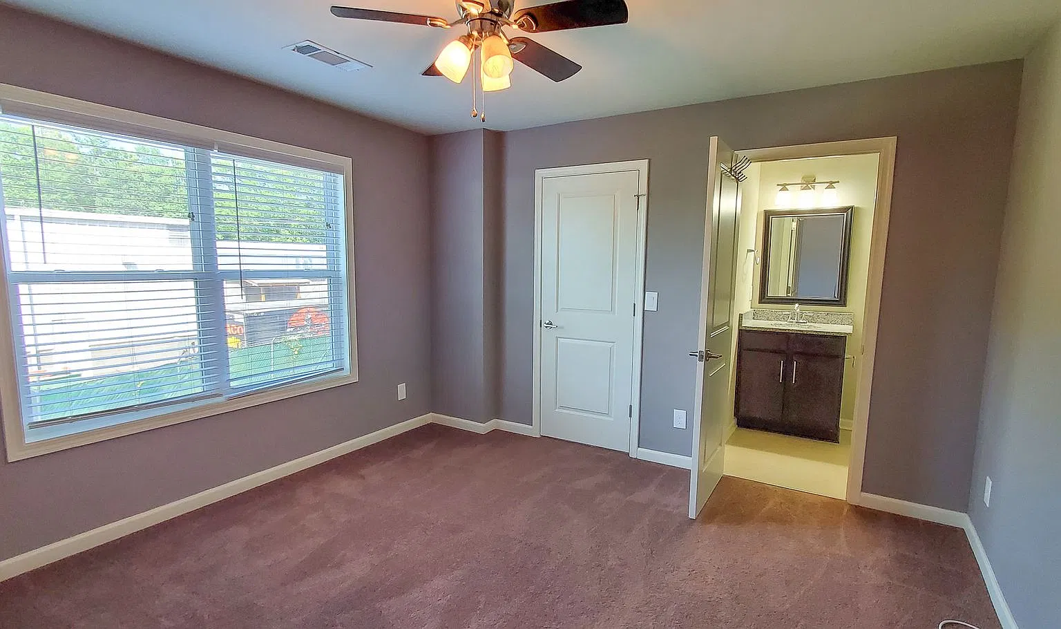 4 bed, 1834 sqft, $4,500 — Photo 4